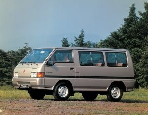 מיצובישי  L300 1987. מרכב, צורה. מיניוואן, 2 דור