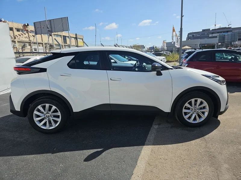 טויוטה C-HR רכב חדש, 2025, פרטי
