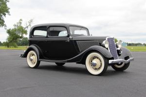فورد V8 ‏1932. الهيكل، المظهر الخارجي. سيدان بابين, 1 الجيل