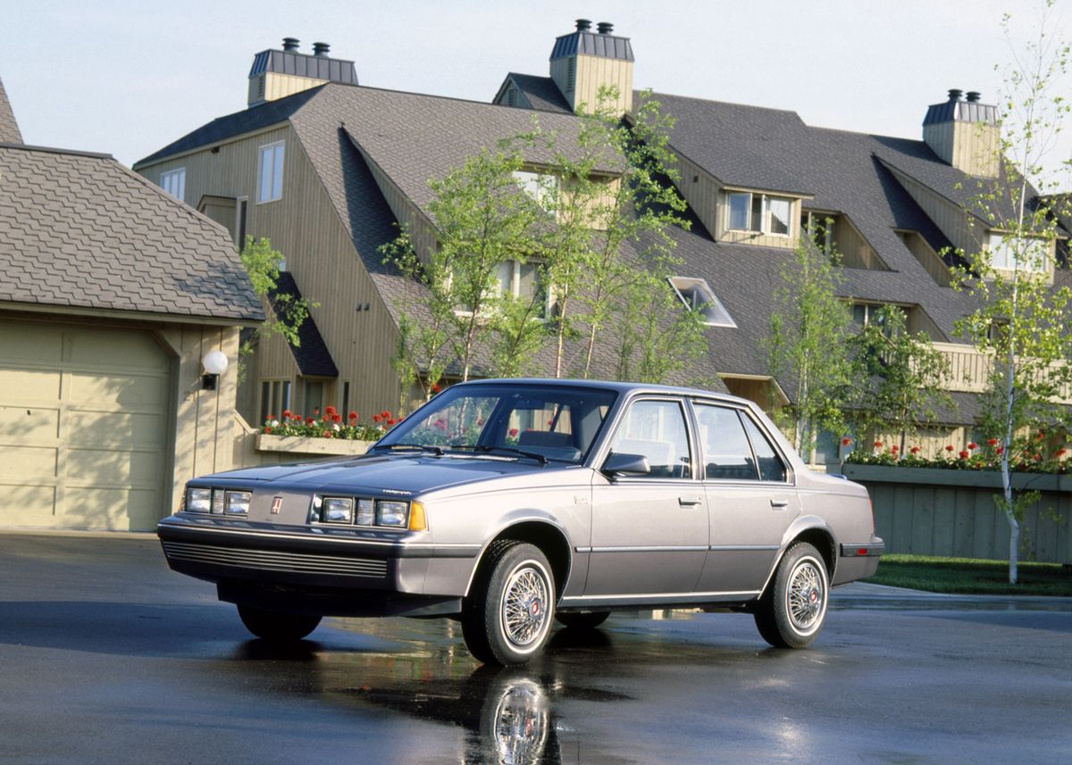 Oldsmobile Firenza 1982. Carrosserie, extérieur. Berline, 1 génération
