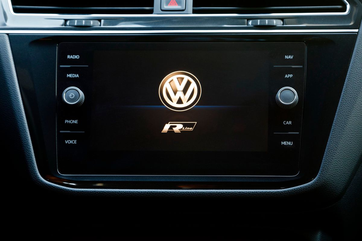 Volkswagen Tiguan 2016. Multimédia. VUS 5-portes, 2 génération