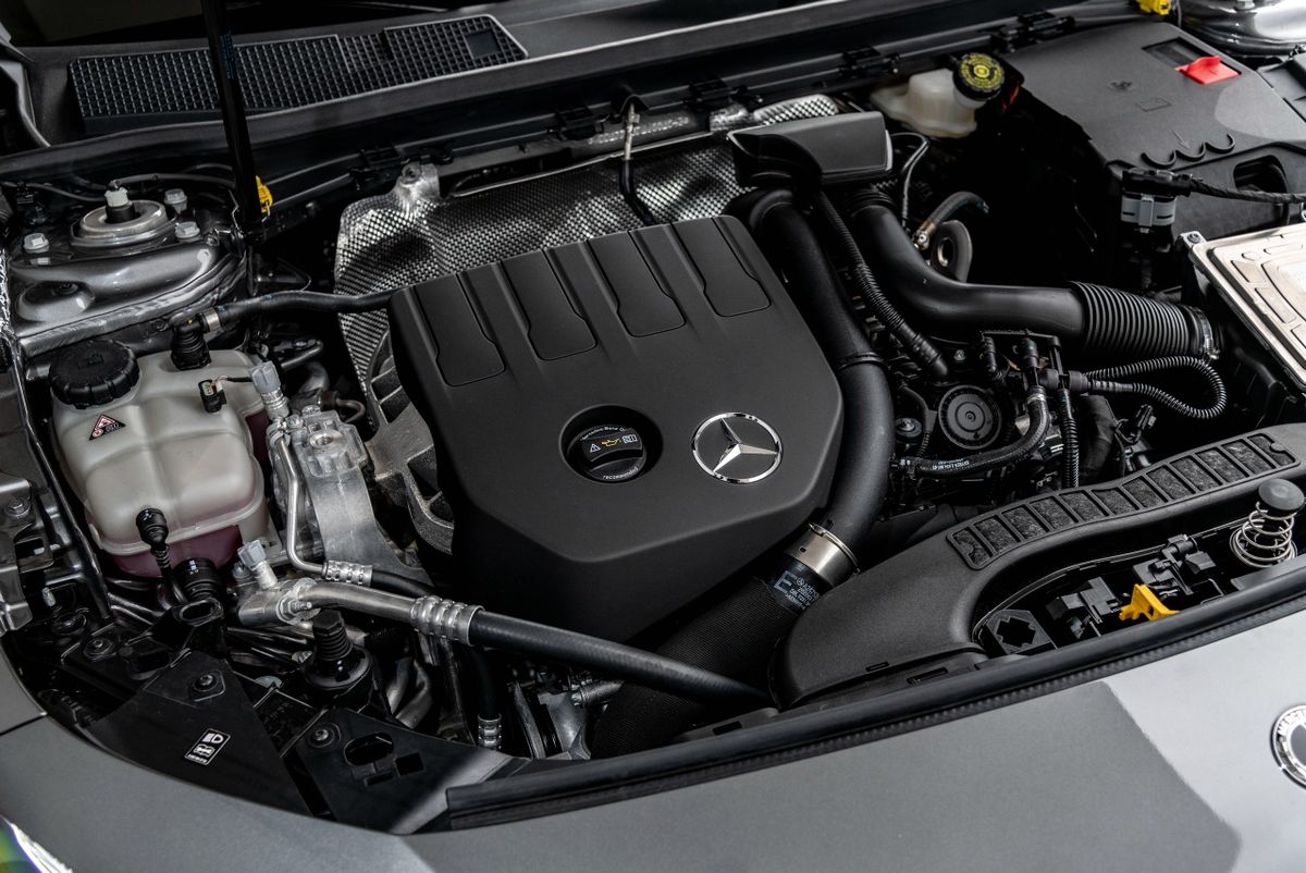 Mercedes. Engine.