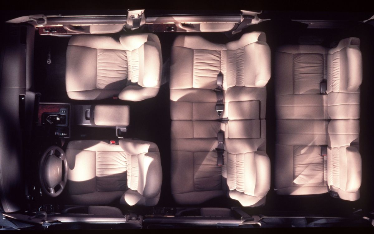 לקסוס LX ‏1995. מרחב פנימי, סלון הרכב. רכב שטח 5 דלתות, 1 דור