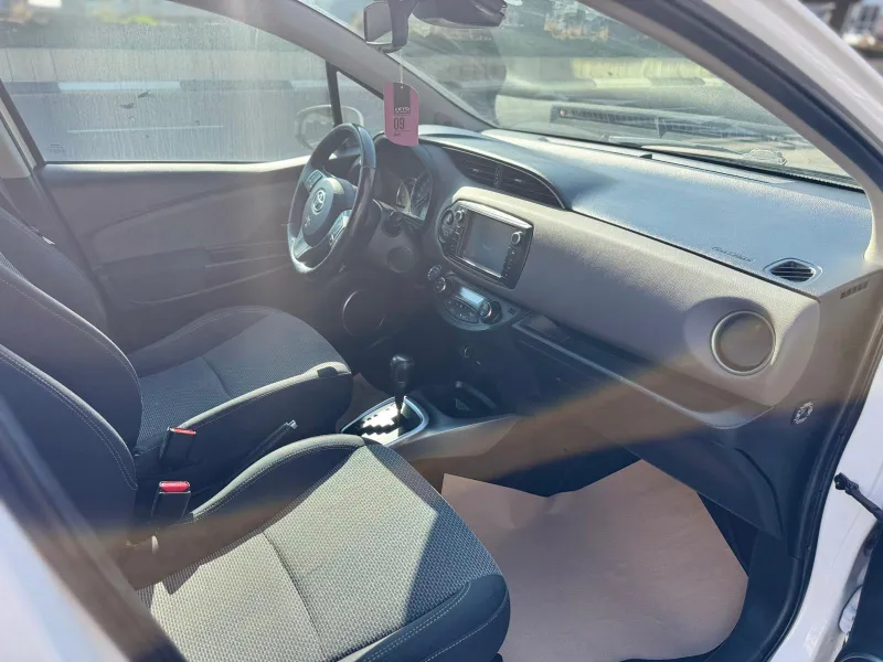 Toyota Yaris с пробегом, 2017, частная рука