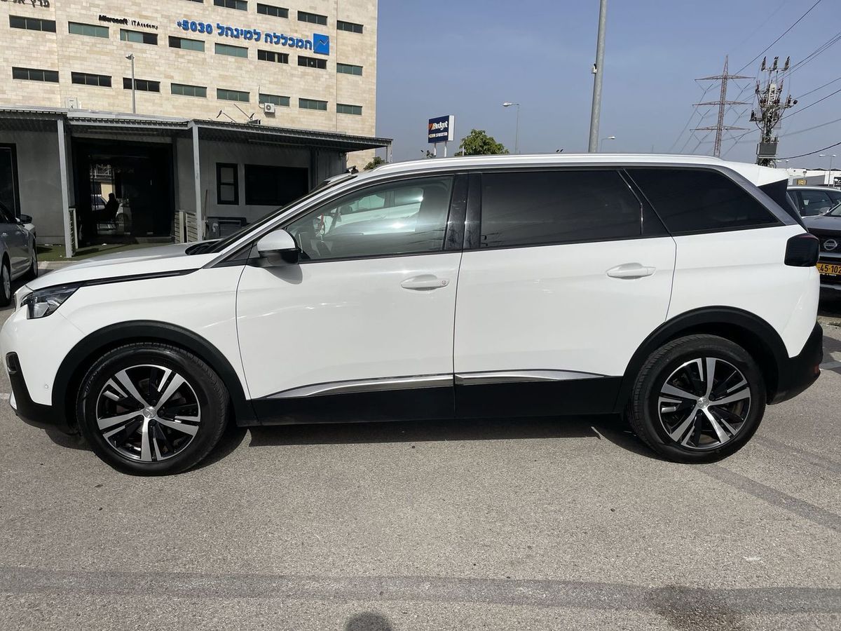 Peugeot 5008 2nd hand, 2021, private hand