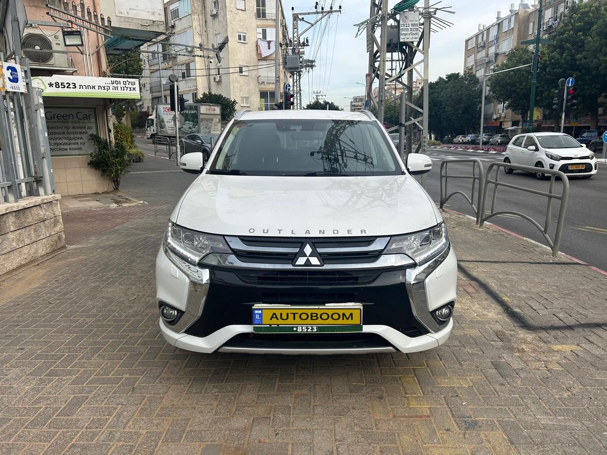 מיצובישי אאוטלנדר יד 2 רכב, 2018, פרטי