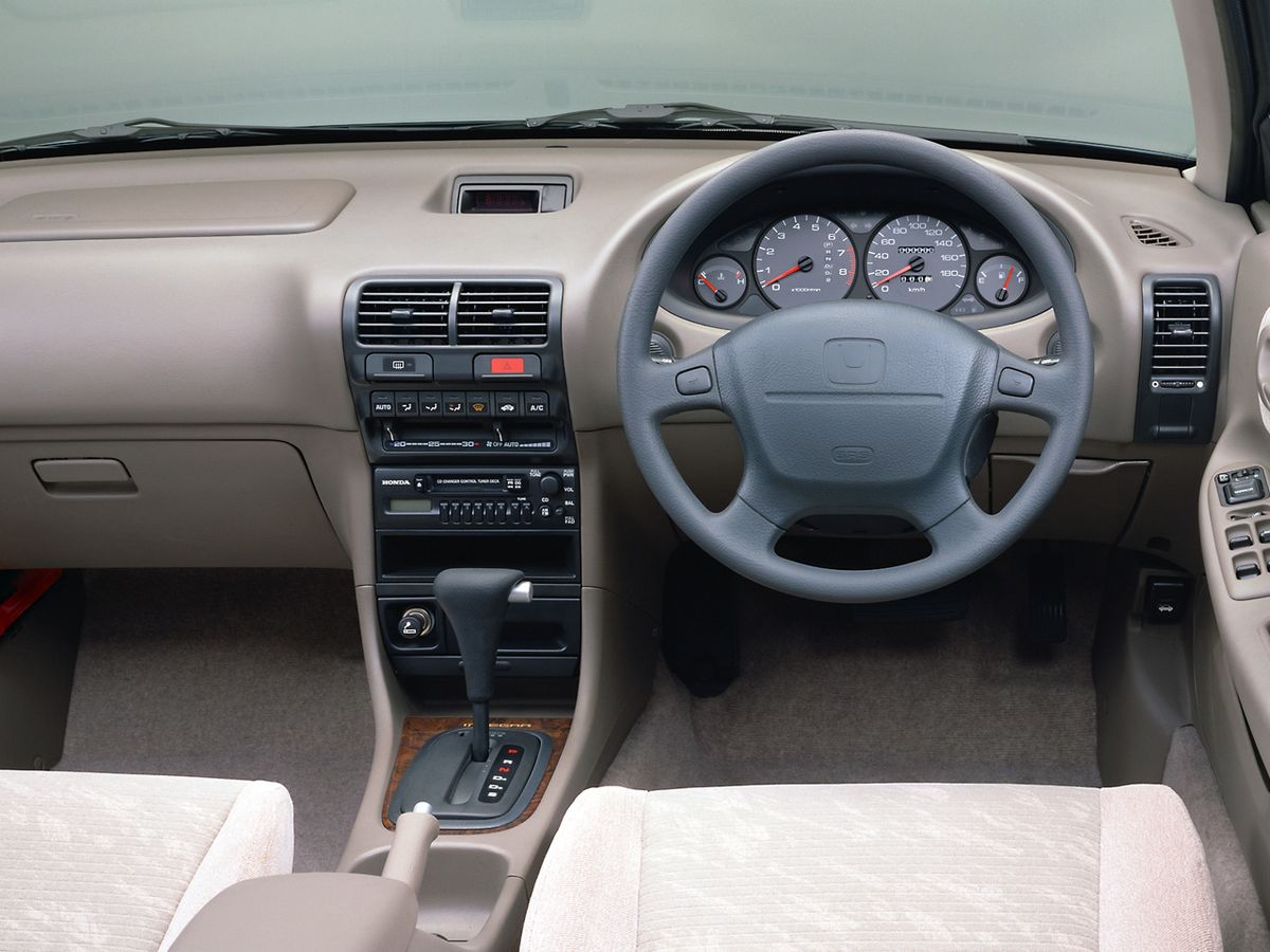 Хонда Интегра 1995. Панель приборов. Седан, 3 поколение, рестайлинг