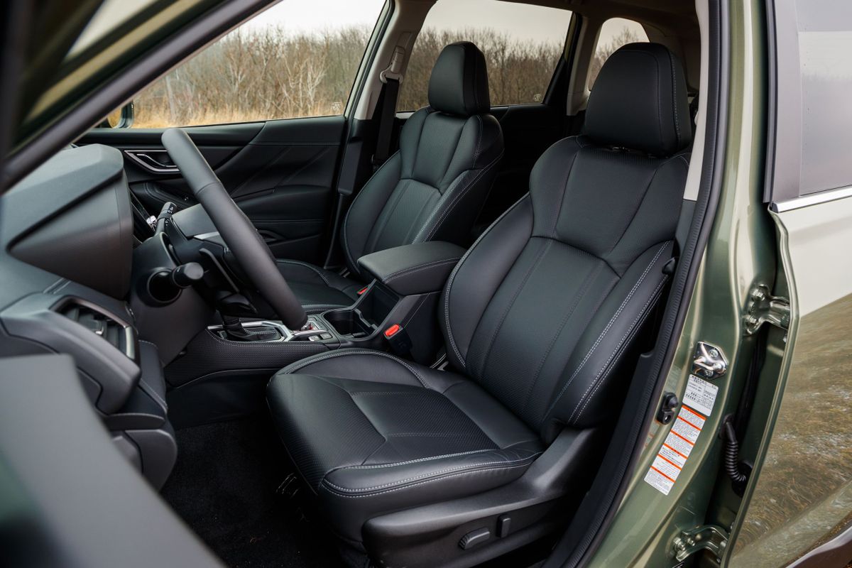 Subaru Forester 2018. Front seats. SUV 5-doors, 5 generation