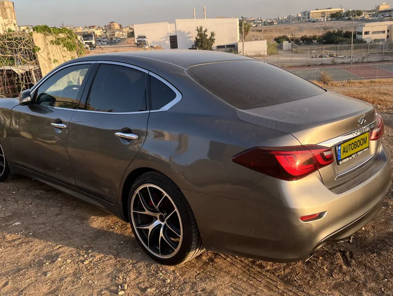 Infiniti Q70 2nd hand, 2015, private