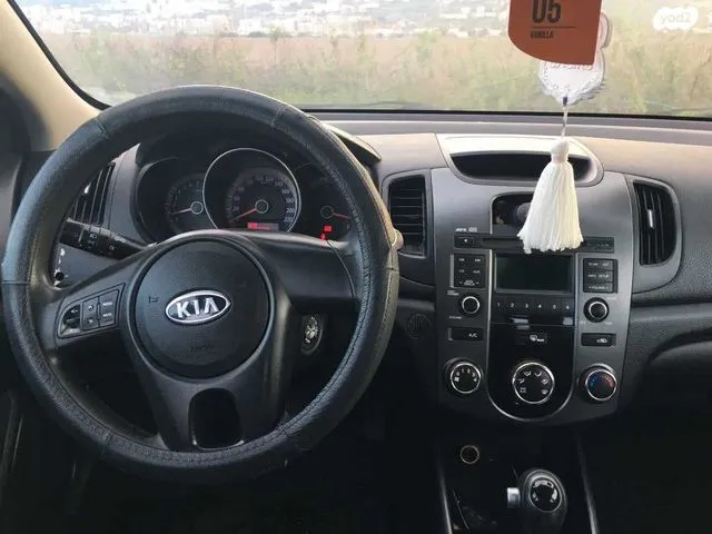 Kia Forte с пробегом, 2011