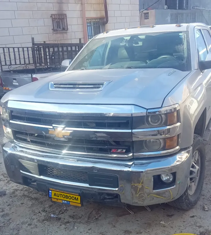 Chevrolet Silverado с пробегом, 2018