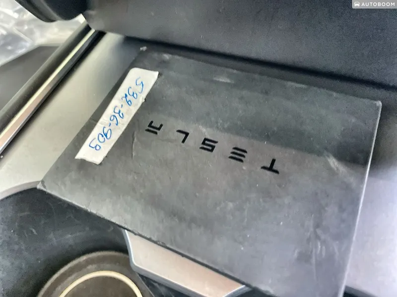 Tesla Model Y 2nd hand, 2023, private