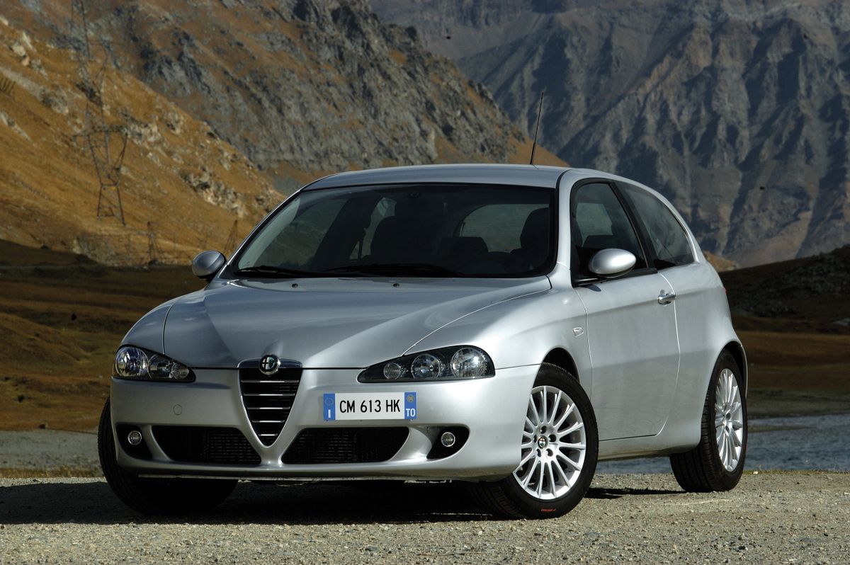 Alfa Romeo 147 - générations, types de performances et années d'émission —
