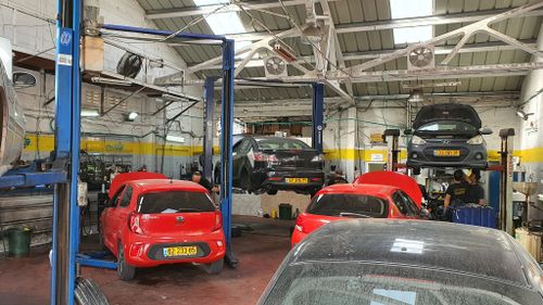 Garage Pinuk Ha-Rehev. صورة 1