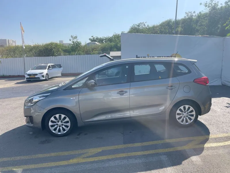 Kia Carens 2nd hand, 2016, private hand