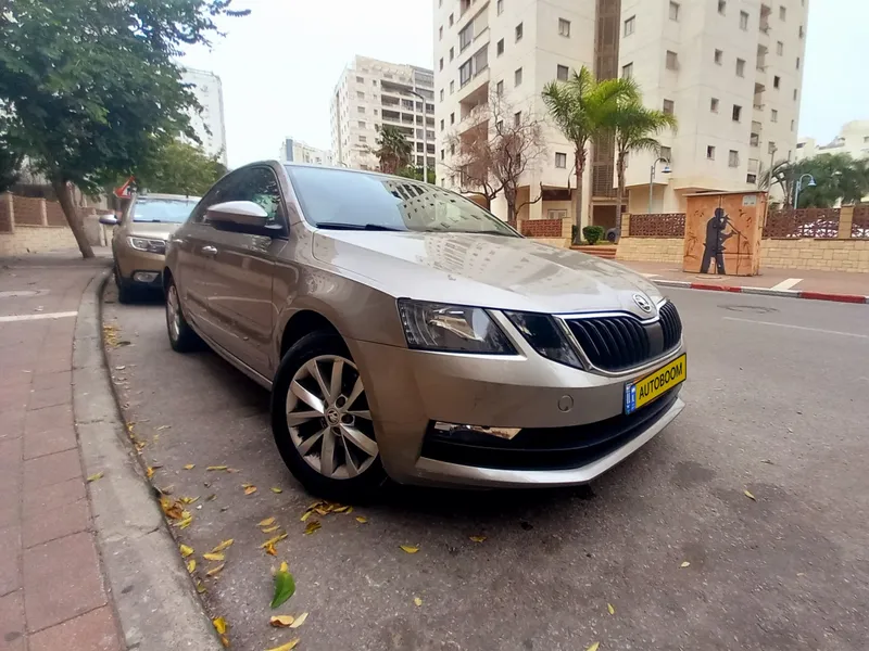סקודה אוקטביה יד 2 רכב, 2019, פרטי