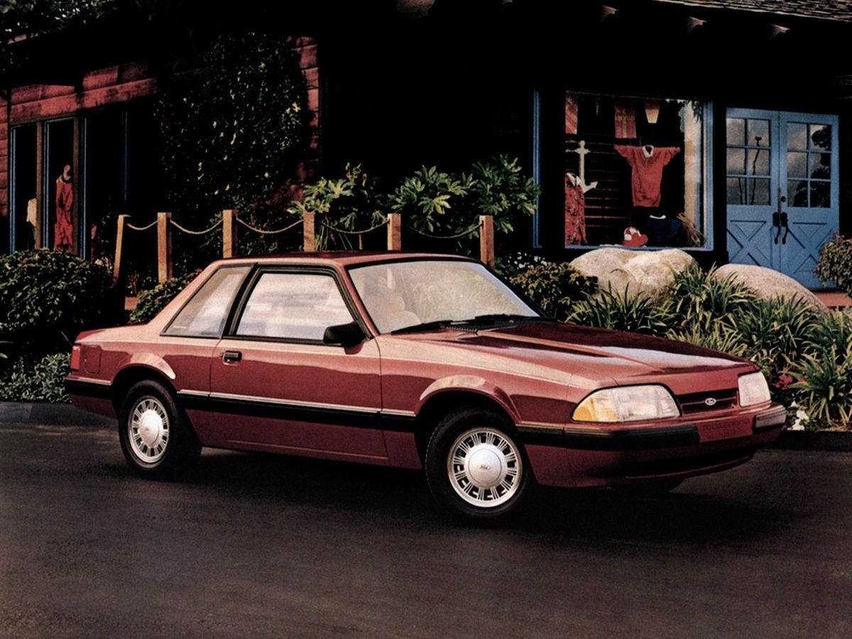 פורד מוסטנג ‏1986. מרכב, צורה. קופה, 3 דור, שדרוג