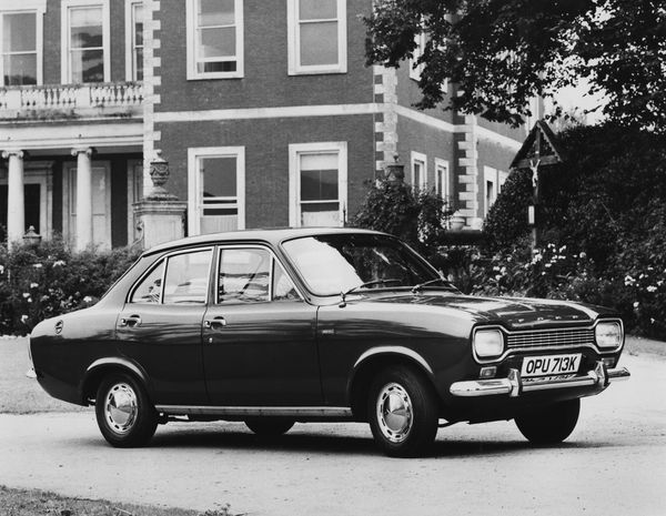 פורד אסקורט ‏1968. מרכב, צורה. סדאן, 1 דור