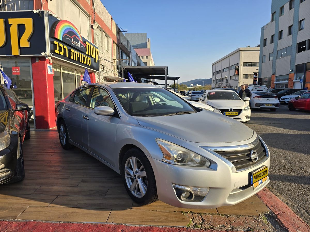 Nissan Altima 2nd hand, 2015