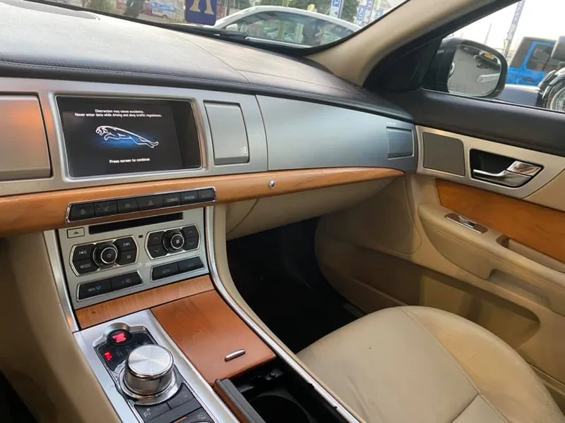 Jaguar XF 2nd hand, 2014