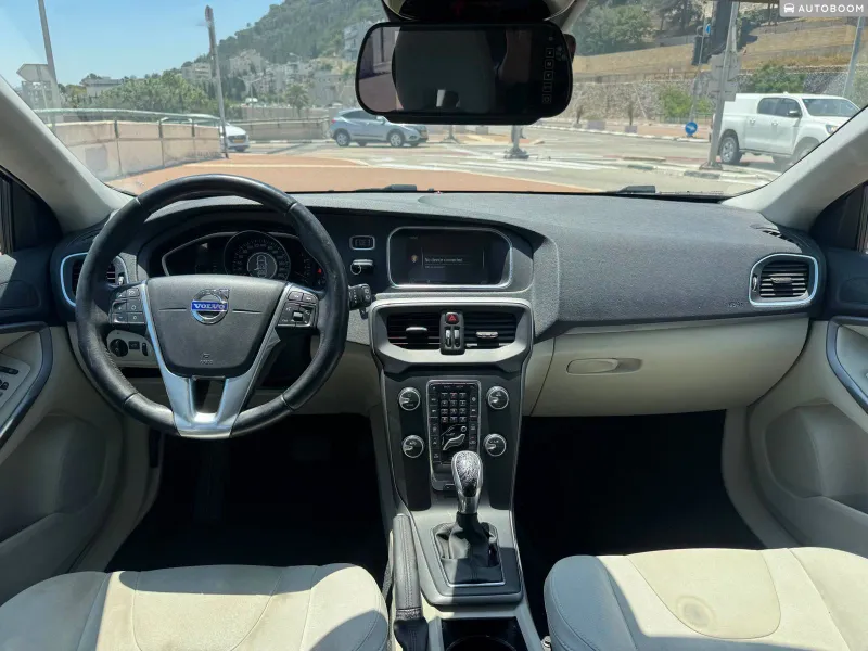 Volvo V40 2nd hand, 2016, private