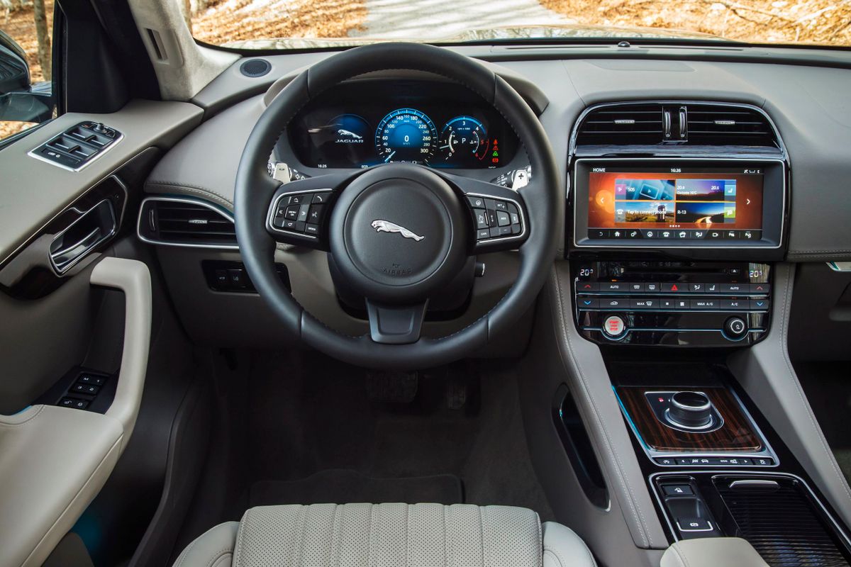 Jaguar F-Pace 2015. Dashboard. SUV 5-doors, 1 generation
