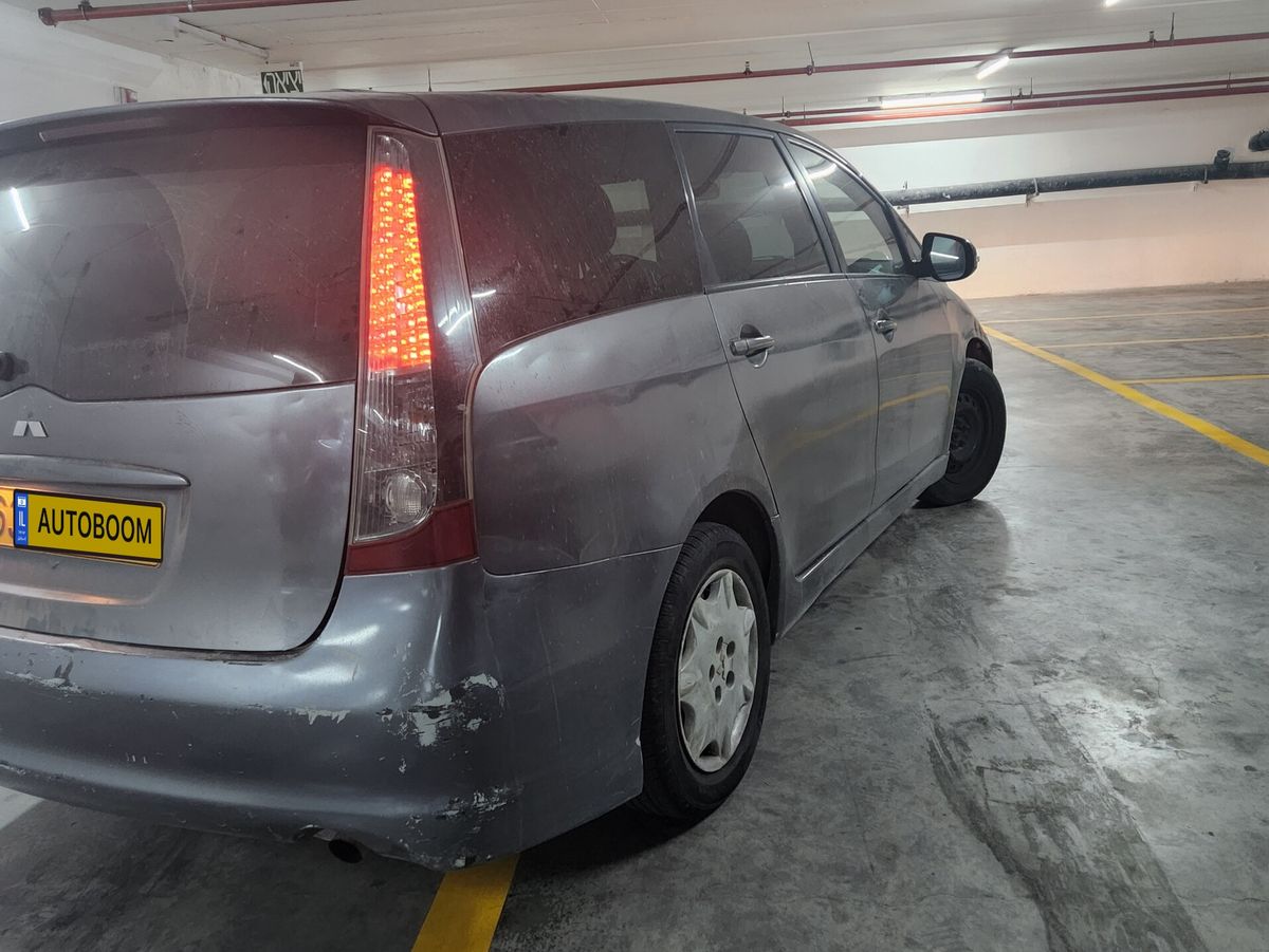 Mitsubishi Grandis 2ème main, 2010, main privée