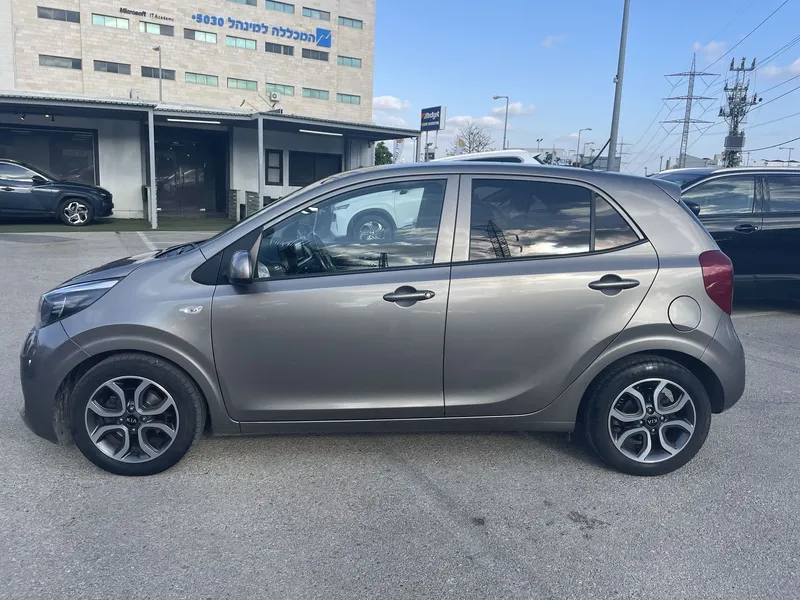 Kia Picanto 2nd hand, 2021, private hand