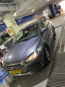 Hyundai Elantra, 2017, фото