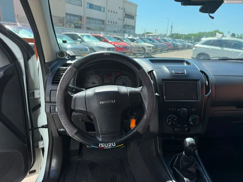 Isuzu D-Max 2nd hand, 2017, private