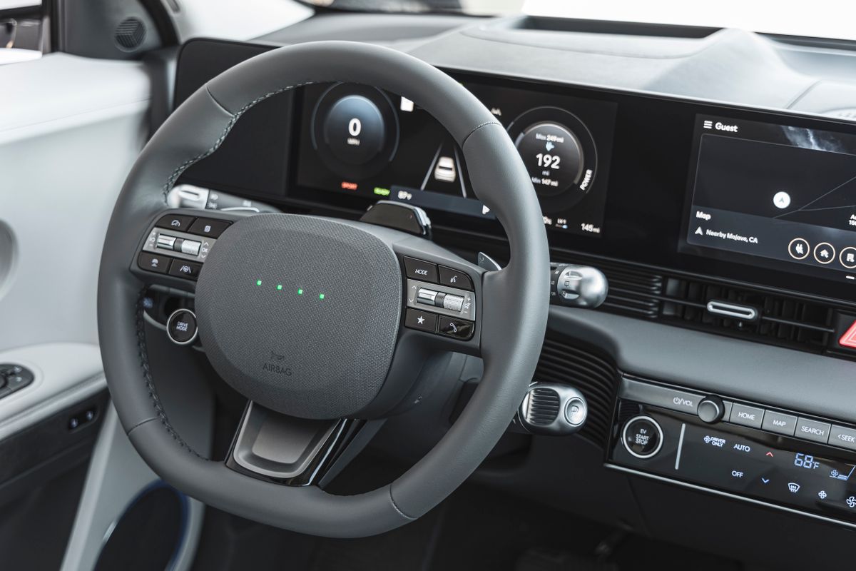Hyundai IONIQ 5 2024. Панель приборов. Хэтчбек 5 дв., 1 поколение, рестайлинг
