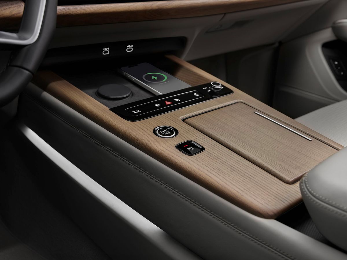 Audi Q7. Центральная консоль.