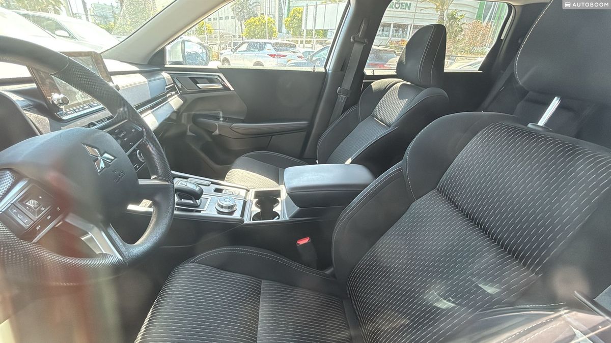 Mitsubishi Outlander 2nd hand, 2023