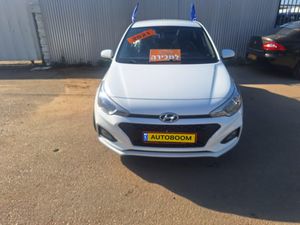 Hyundai i20, 2021, фото