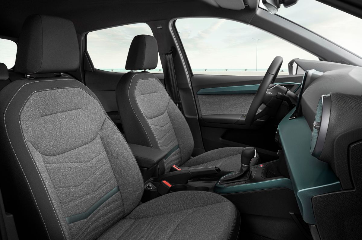 SEAT Arona 2021. Siéges avants. VUS 5-portes, 1 génération, restyling 1