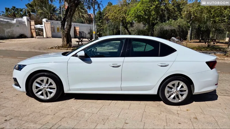 Skoda Octavia с пробегом, 2022