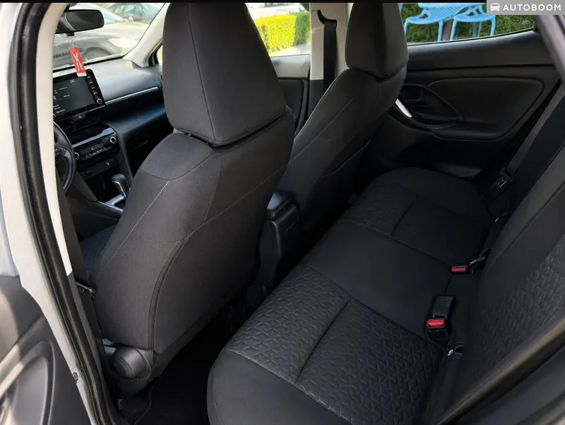 Toyota Yaris Cross 2nd hand, 2023, private