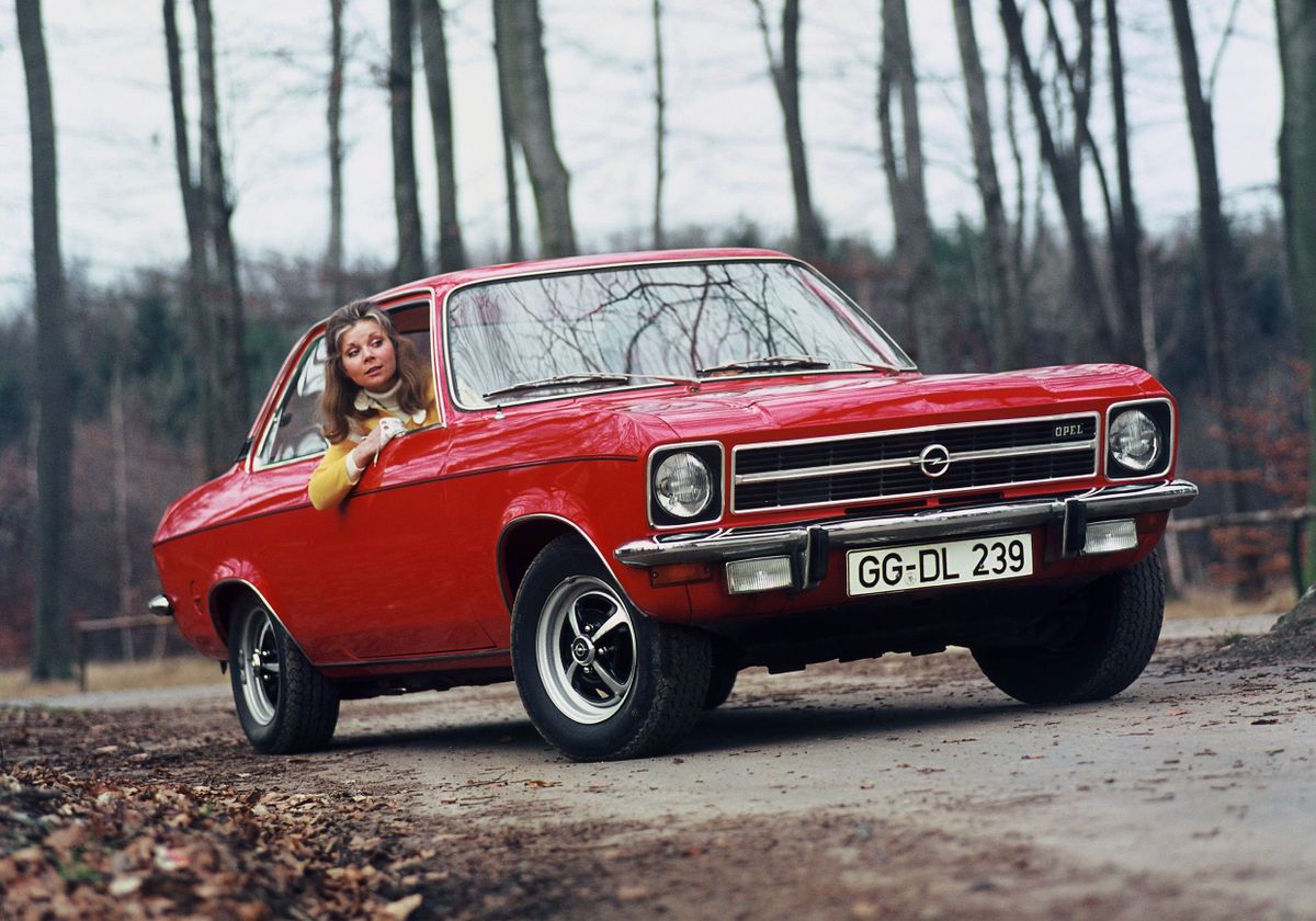 אופל אסקונה 1970. מרכב, צורה. סדאן 2 דלתות, 1 דור