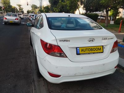 Hyundai i25 2nd hand, 2011, private hand
