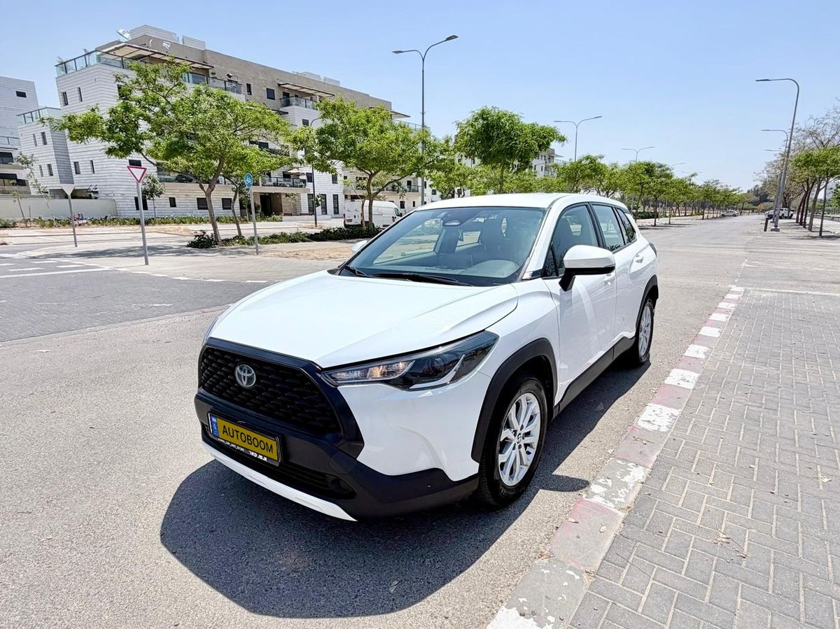 טויוטה קורולה קרוס יד 2 רכב, 2023