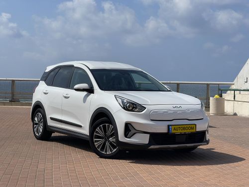 Kia Niro Plus, 2022, photo