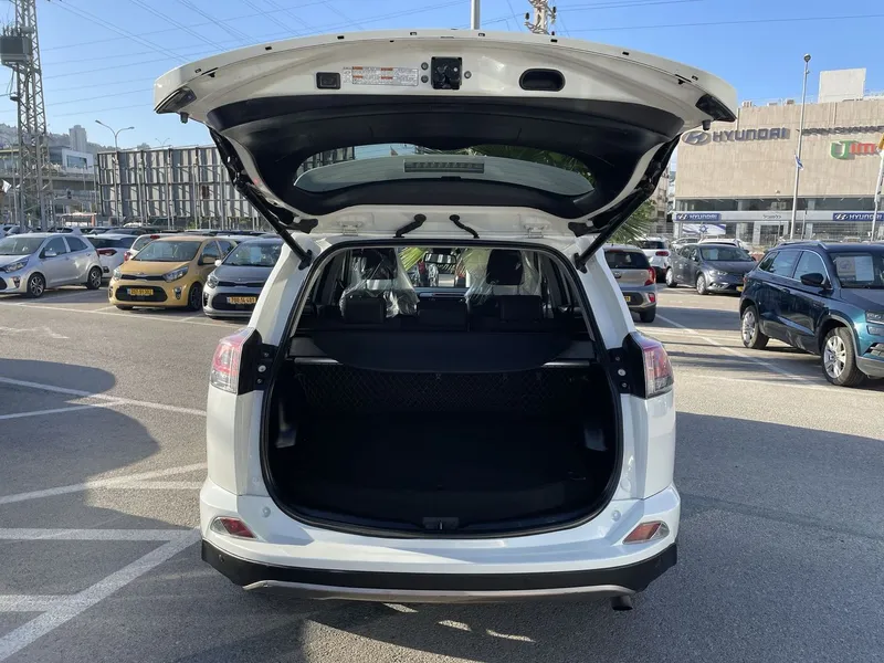 Toyota RAV4 2ème main, 2018, main privée