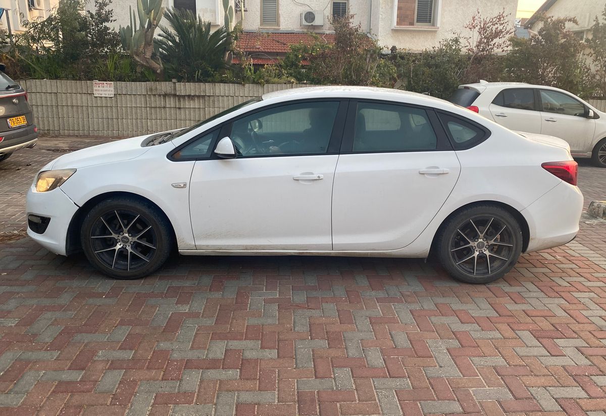 Opel Astra 2ème main, 2015, main privée