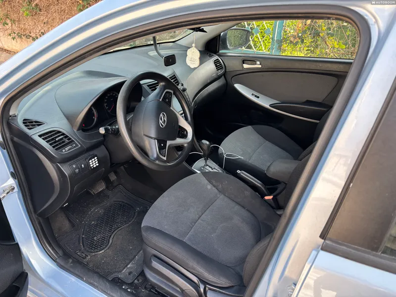 Hyundai i25 2nd hand, 2013