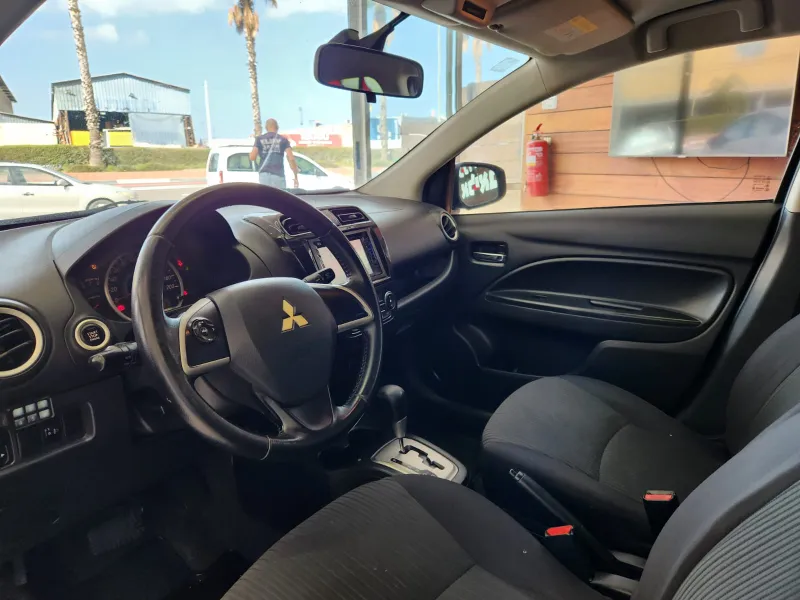 Mitsubishi Attrage 2ème main, 2015