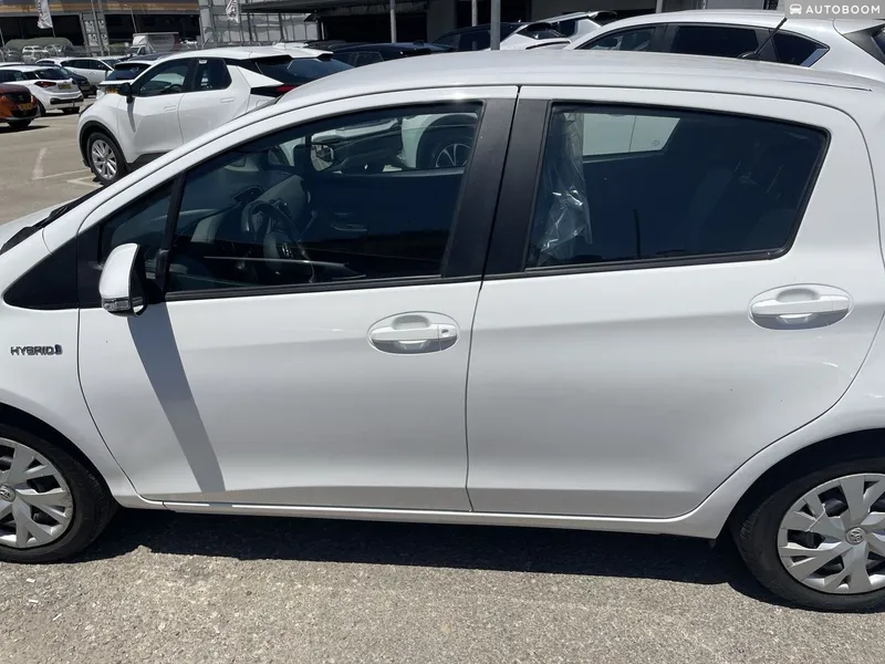 Toyota Yaris с пробегом, 2018