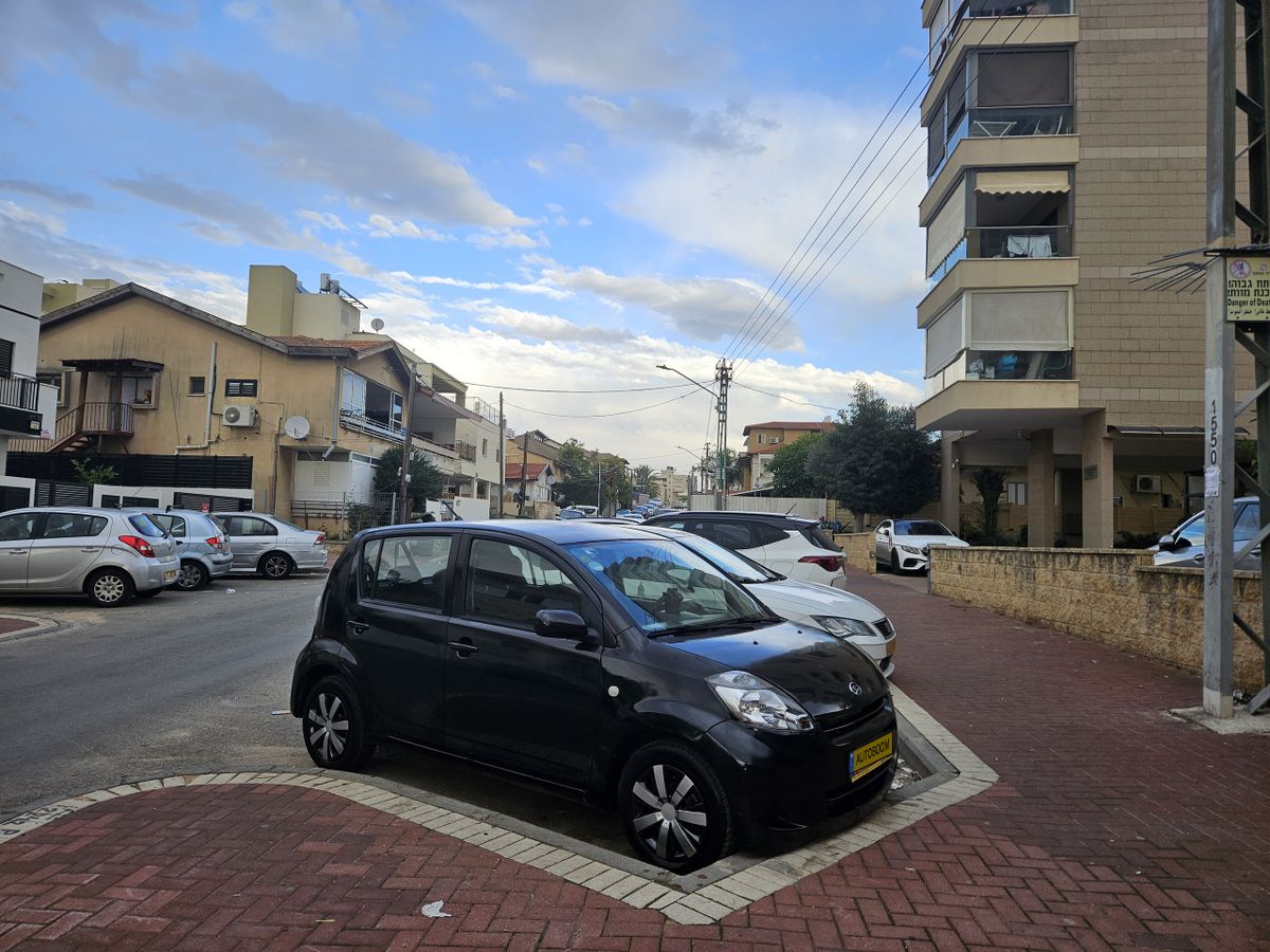 Daihatsu Sirion 2ème main, 2009, main privée