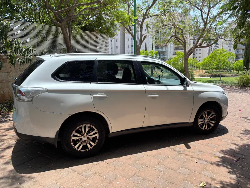 Mitsubishi Outlander 2nd hand, 2015, private hand