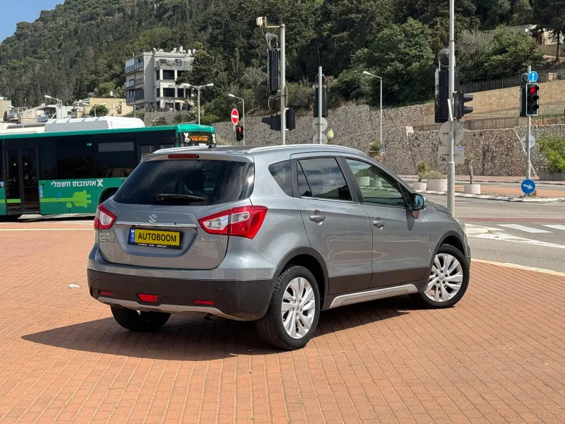 Suzuki Crossover SX4 2nd hand, 2018, private