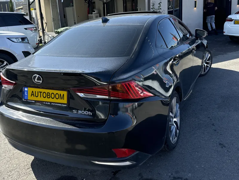 Lexus IS 2nd hand, 2018, private hand